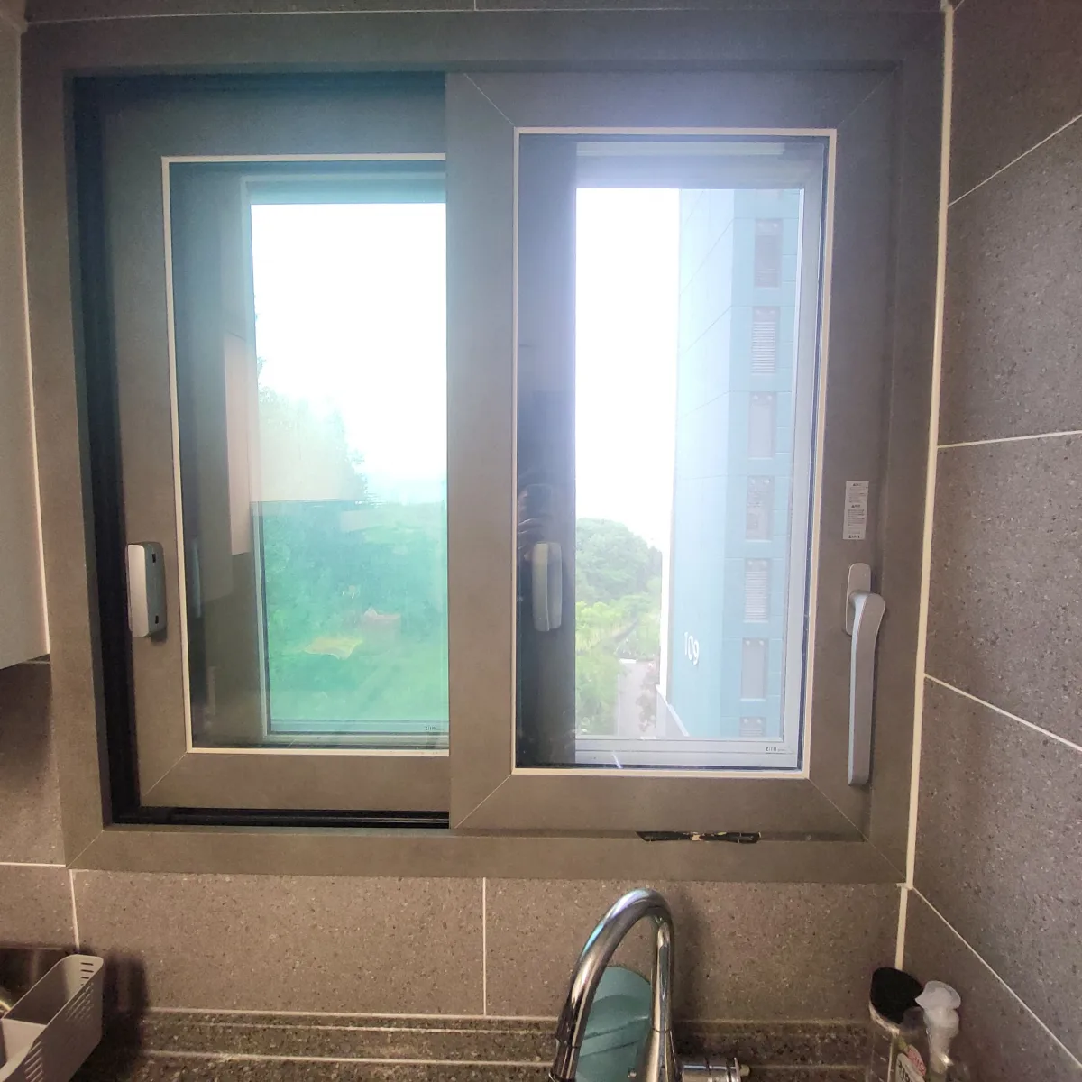 오래된 아파트 샷시 레일 전면 교체 시공 후